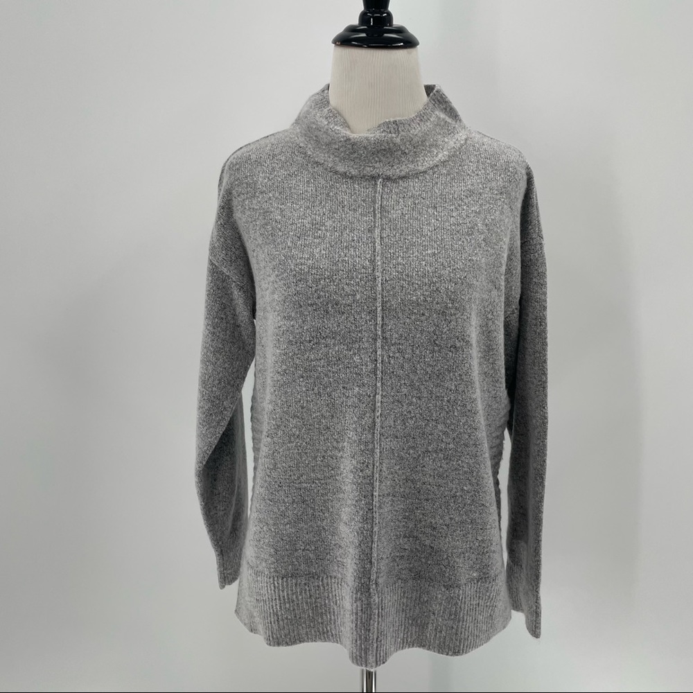 Effeci Woman’s Grey Sweater